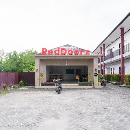 Reddoorz @ Wisma Pangrango Паланкарая Екстер'єр фото
